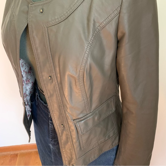 Kut from the Kloth faux leather jacket size medium - Picture 3 of 9